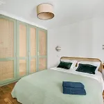 Stylish And Modern Quartier Latin *