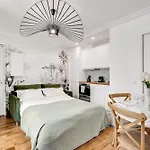 Stylish And Modern Quartier Latin Apartment Paris