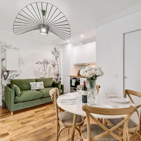 Stylish And Modern Quartier Latin Appartement