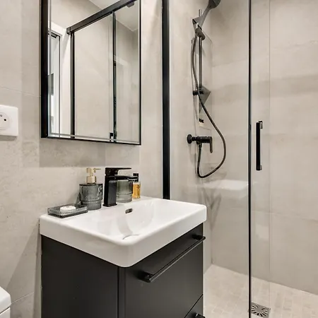 Stylish And Modern Quartier Latin *