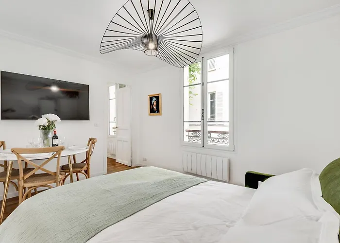 Stylish And Modern Quartier Latin *