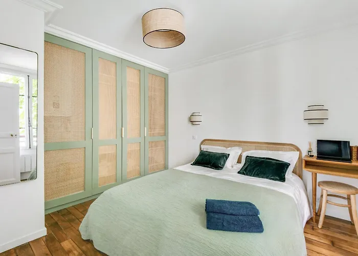Stylish And Modern Quartier Latin *