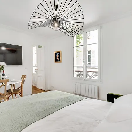 Stylish And Modern Quartier Latin *